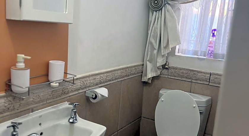 SILKEN TRAP GUEST HOUSE