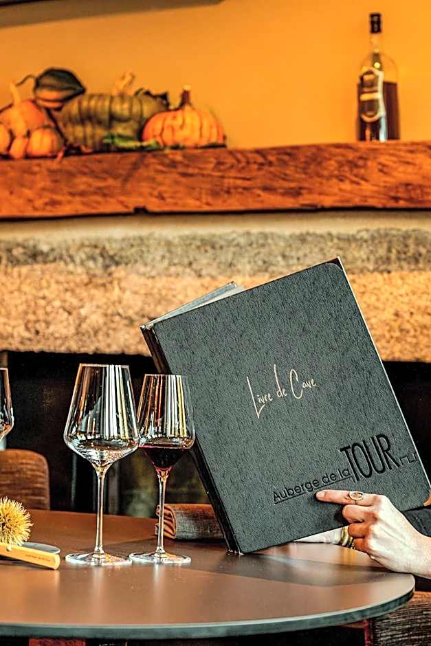 Demeures & Chateaux Auberge de la Tour - Hotel & Restaurants - Marcoles Auvergne