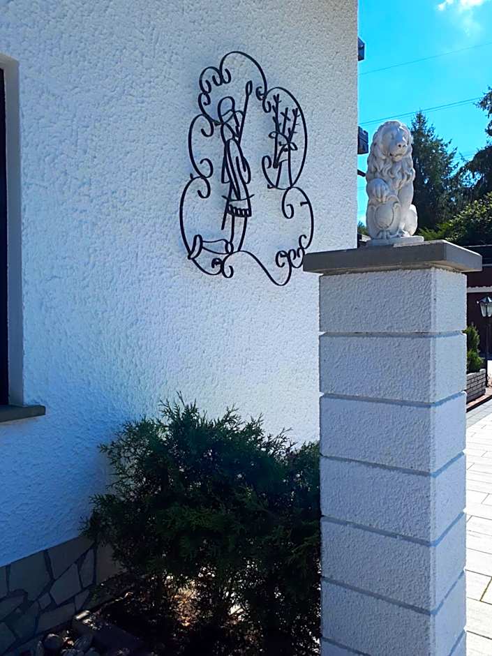 Hotel - Gasthof Spessarttor & Hotel Bergwiesen -hier auf Wunsch Zimmer mit Balkon