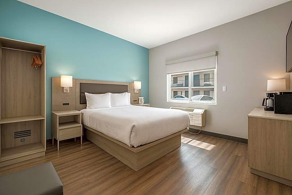 Travelodge by Wyndham LAX South