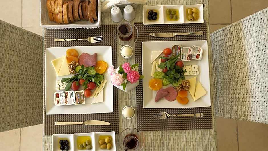 Alesta Seaside Residence