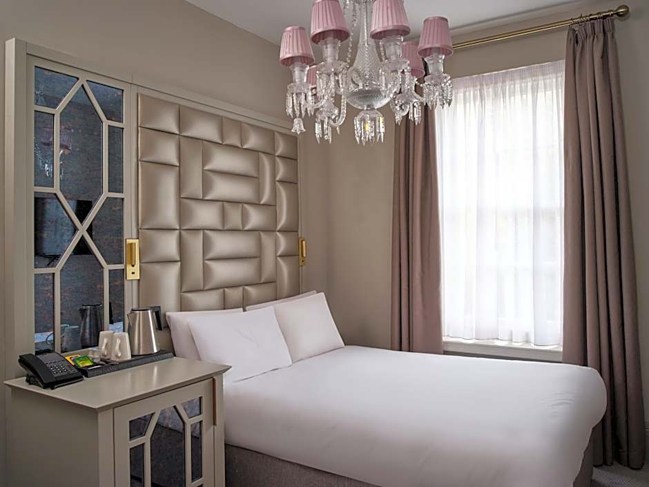 Boutique — 9 fotoğraftan 1. fotoğraf