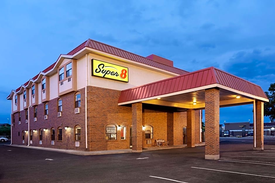 Super 8 by Wyndham Colorado Springs/Afa Area