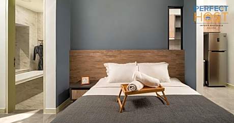 Studio Queen Room with Pool View