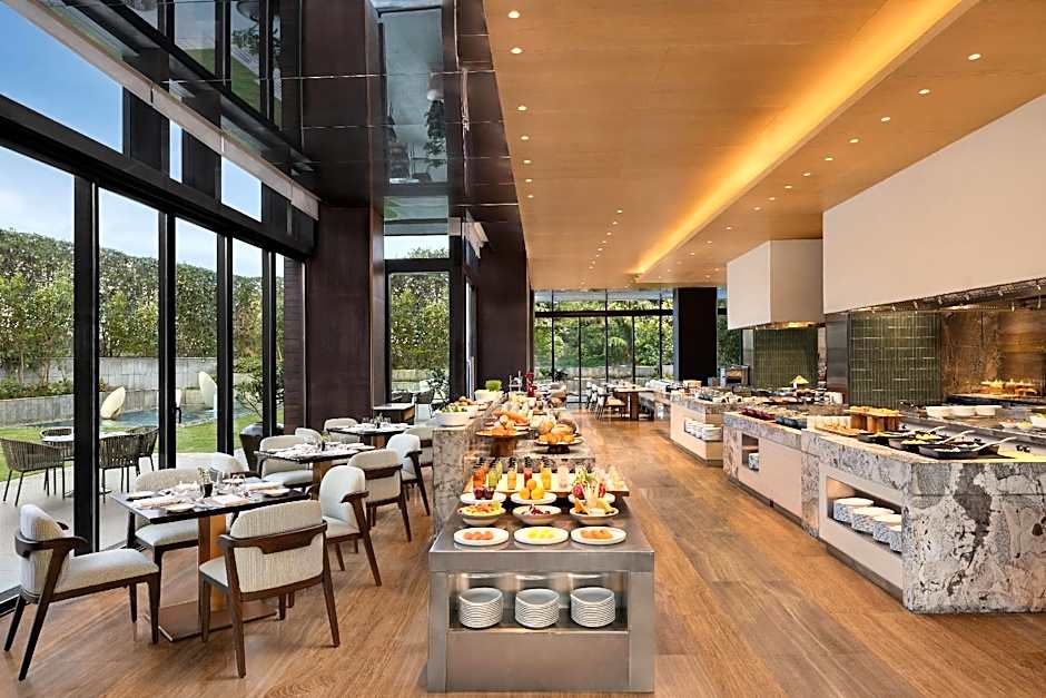 The Den Bengaluru, Lxr Hotels & Resorts