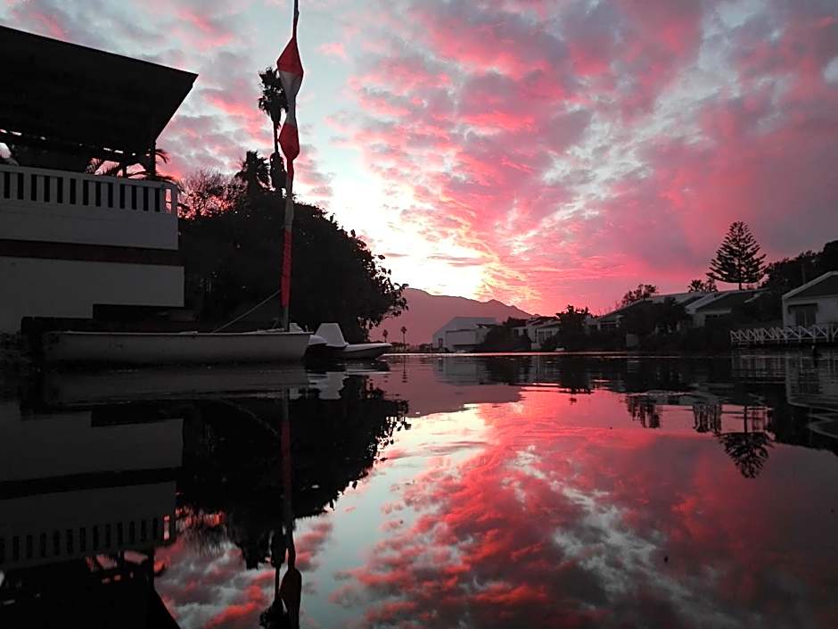 Admiralty Bed & Breakfast