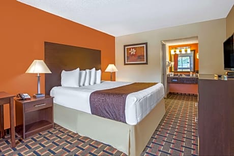 1 King Bed Non-Smoking