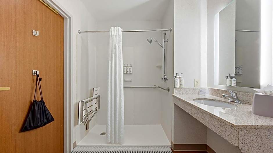 Holiday Inn Express & Suites Bethlehem Arpt-Allentown Area