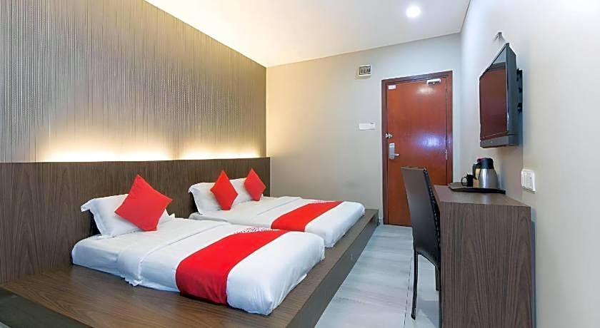 Super OYO 340 Comfort Hotel