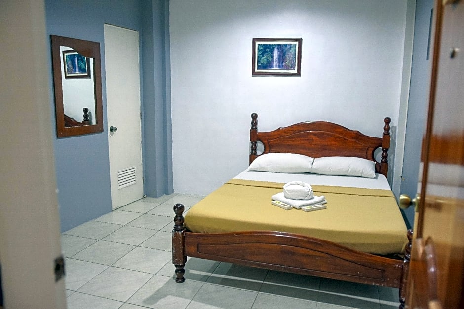 Tiptop Tower Suite Inn