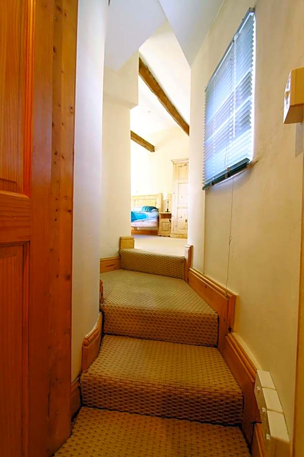 Centre Of Britain Hotel