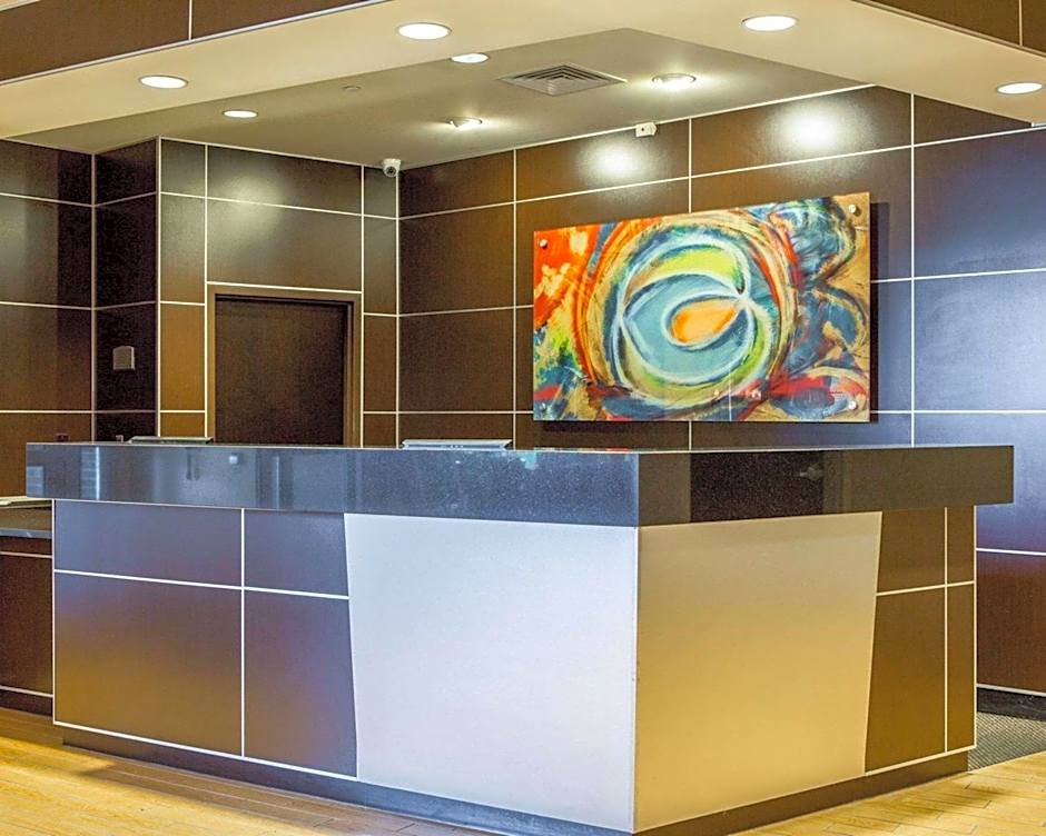 Cambria Hotel Traverse City