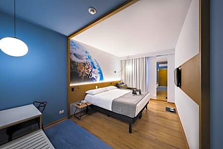 Standard Apartment with One Queen Bed