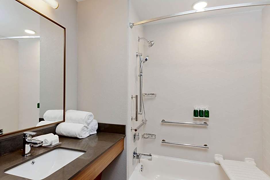 Fairfield Inn & Suites by Marriott Birmingham Colonnade/Grandview