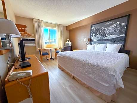 Queen Room - Mobility Access/Non-Smoking