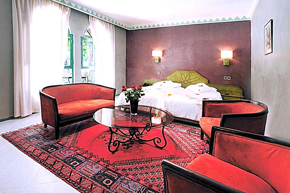 Chems Hotel