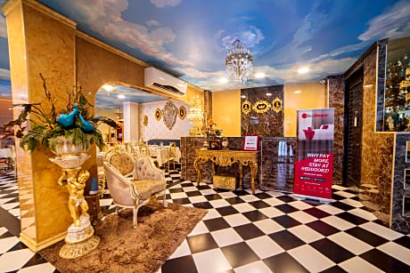 RedDoorz Plus @ Aguirre Avenue BF Homes