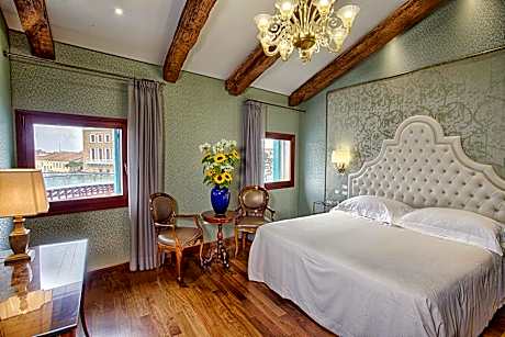 Deluxe Double or Twin Room with Grand Canal View and Full Breakfast