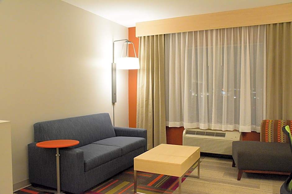 Holiday Inn Express & Suites Lexington Park California By IHG