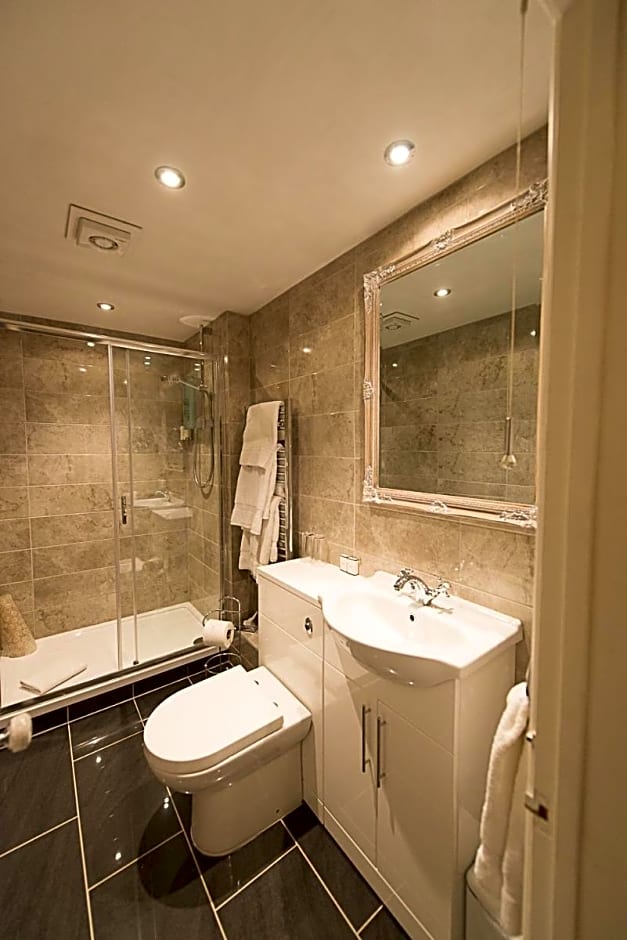 Glewstone Court Country House Hotel