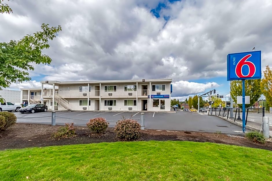 Motel 6 Beaverton, OR