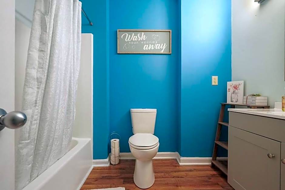 Beautiful Blue Ocean Condo