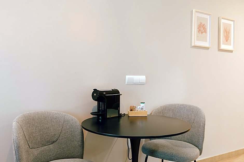 Palau Suites & Apartments