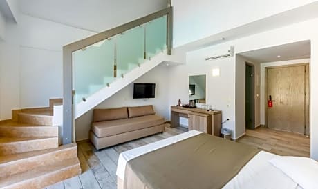 MAISONETTE ADULTS ONLY