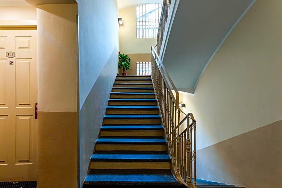 Hotel Urbani