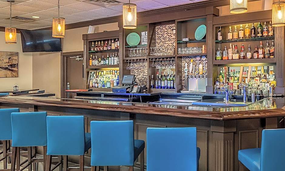 Holiday Inn Conference Ctr Marshfield by IHG