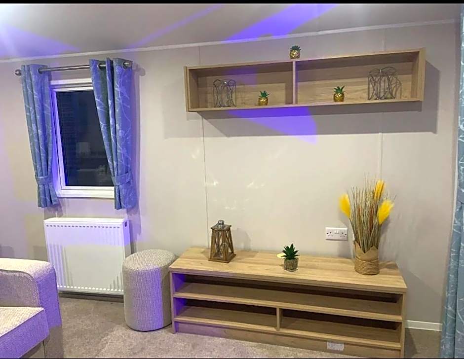 Southview Holiday Park, Deluxe Caravan