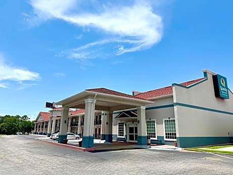 Quality Inn & Suites Greenville I-65