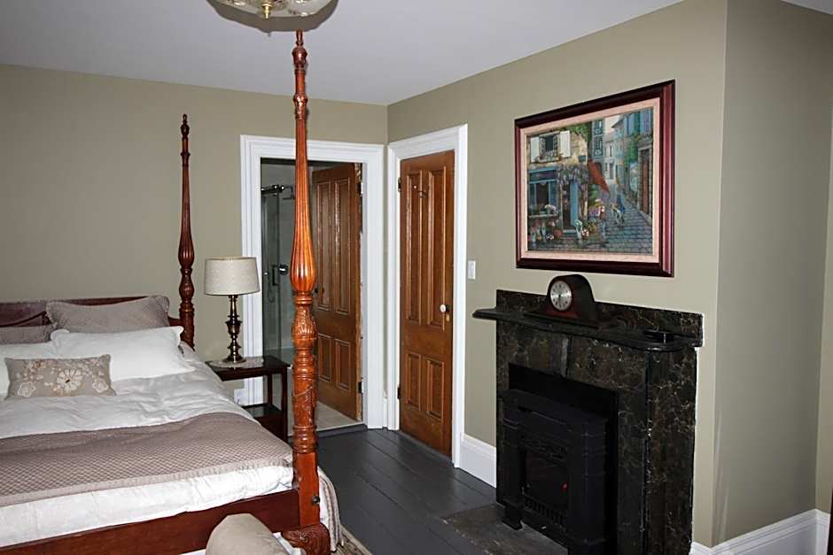 Maplehurst Manor Bed and Breakfast