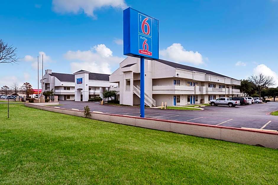 Motel 6-Irving, TX - Irving DFW Airport East
