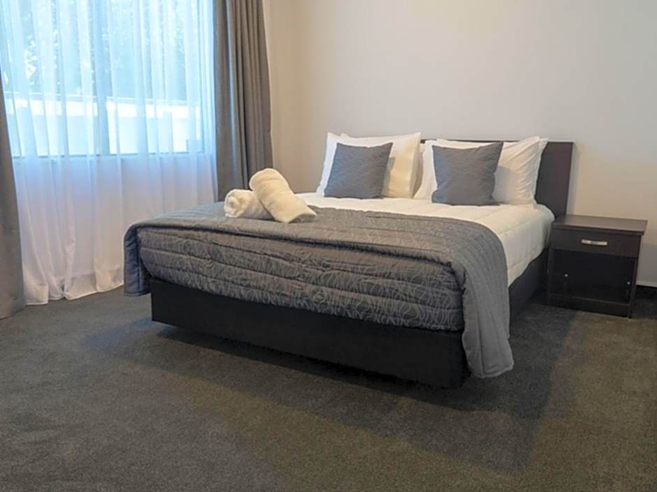 Durham Court Motor Inn