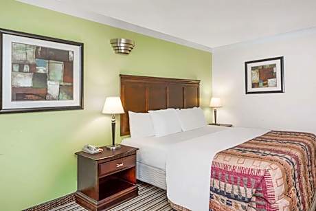 1 King Bed Accessible Room Smoking