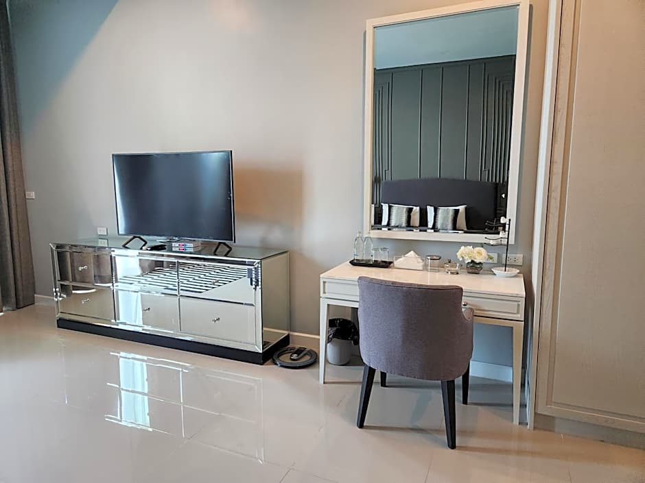 The Midst@ Royal hills Nakornayok