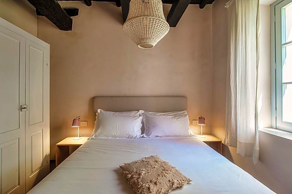 Dandelion Como Suites & Park