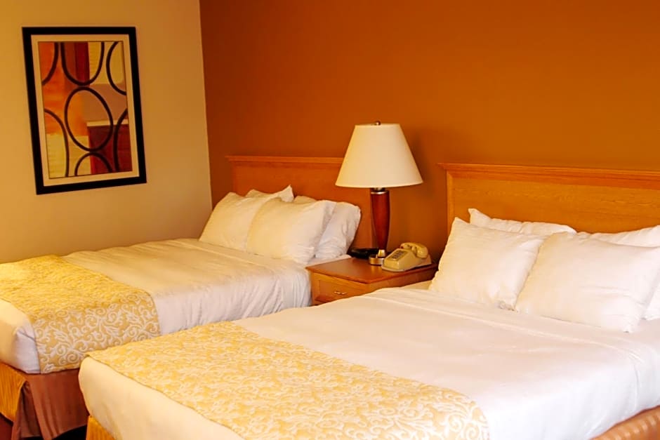 Whispering Hills Inn