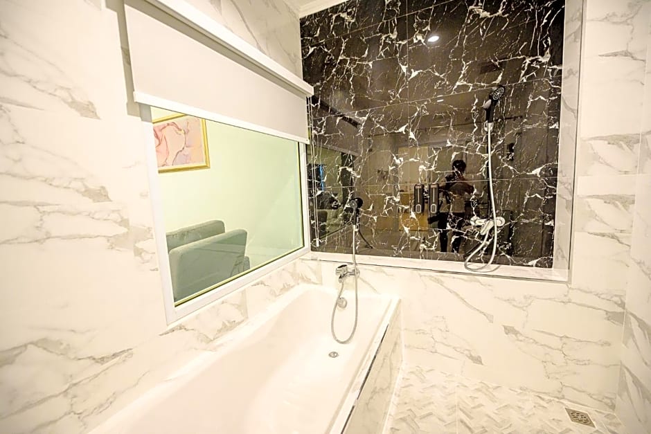 Marble Arch De Loei Hotel