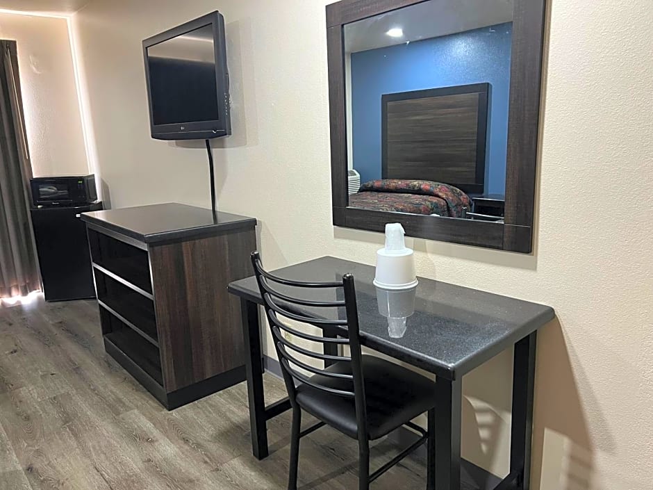 Economy Inn Fresno