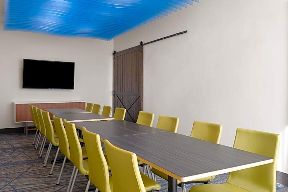 Holiday Inn Express & Suites West Memphis By IHG