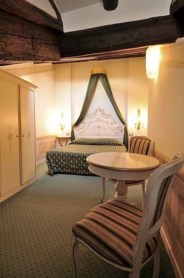 Hotel Mezzo Pozzo