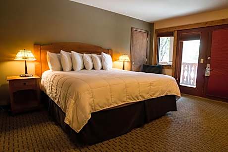 King Room with View - Non-Pet Friendly