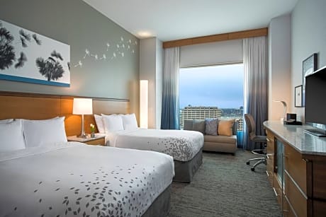 Renaissance Schaumburg Convention Center Hotel
