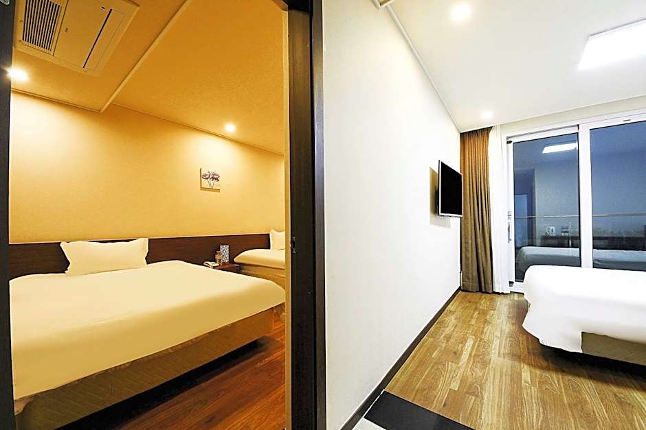 Jungmun Oceanblue Hotel