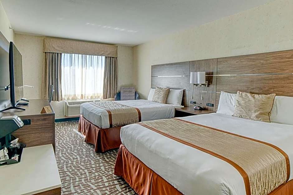 Evergreen Inn and Suites