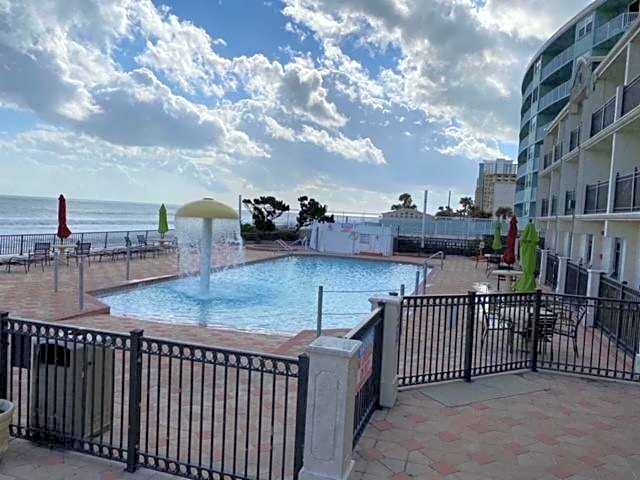 La Quinta Inn & Suites by Wyndham Oceanfront Daytona Beach