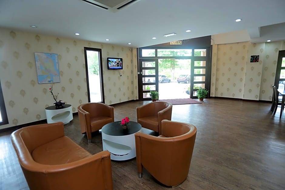 JAM Hotel Kota Warisan Near ERL Salak Tinggi Sepang