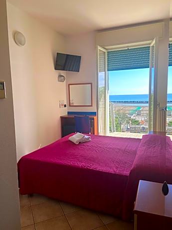 Double or Twin Room with Partial Sea View